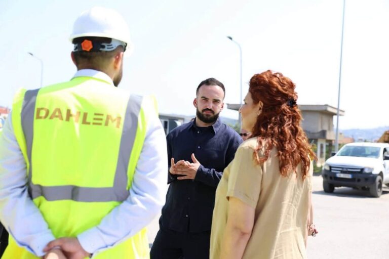 FOTO/ Ministri Jaupaj: Së shpejti nis projekti për rehabilitimin e ish-vendgrumbullimit të mbetjeve në Vlorë