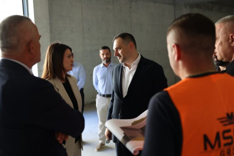 Ministri Nufi: Industria e mbrojtjes, shtyllë e re e zhvillimit ekonomik dhe sigurisë kombëtare