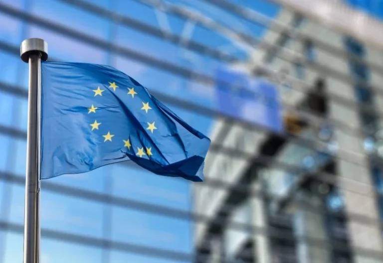 Parlamenti Evropian përsërit kërkesën ndaj Serbisë: Duhet normalizuar marrëdhëniet me Kosovën