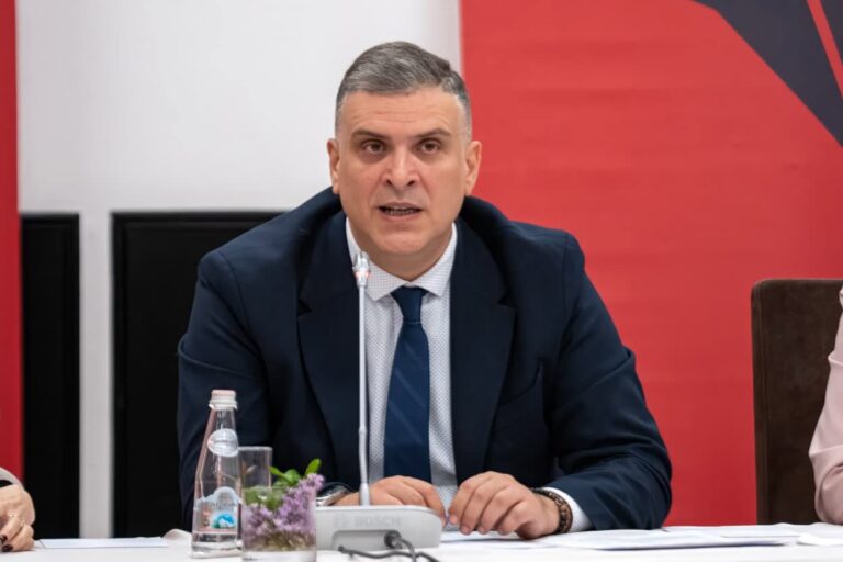 Tedi Blushi: Jemi pro marrëveshjes së huasë, por akt pabesie i PS në raport me SHBA-në