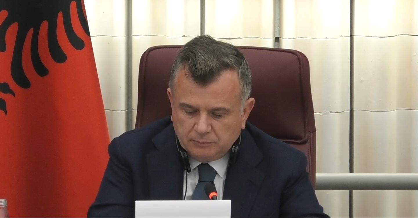 balla-korrigjon-belerin-per-protestat-ne-tirane-ata-qe-protestojne-jane-te-gjithe-shqiptare