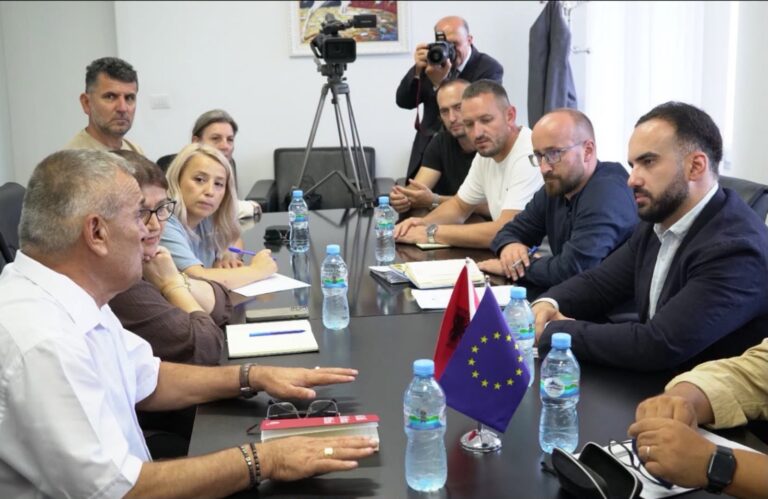 Ministri Jaupaj në Tropojë: Investime për transformimin e menaxhimit të mbetjeve