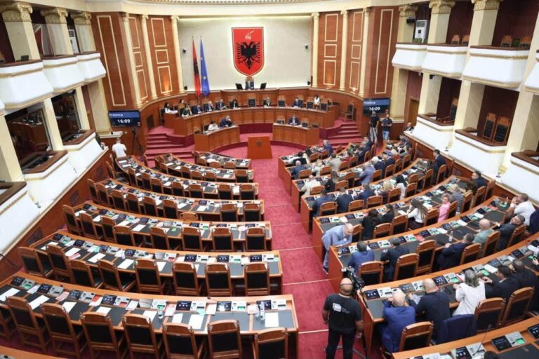 Koka për huanë: PS ngriti një kurth për PD-në, synimi ishte ta paraqiste opozitën kundër SHBA-ve
