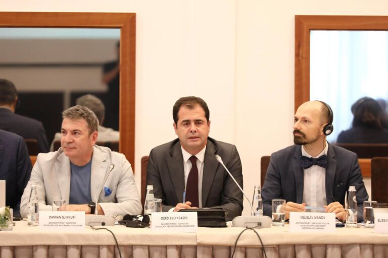 Reforma zgjedhore ndez debatet, KQZ propozon rregulla më të forta. Mësohen kërkesat e PS dhe PD