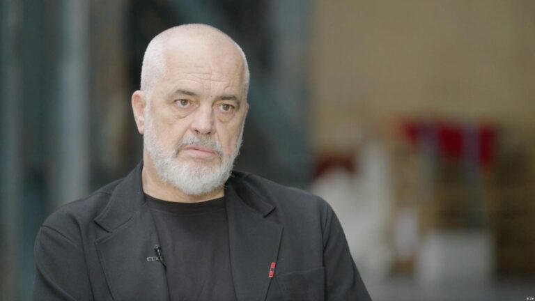 Edi Rama për radion gjermane DW: Nuk jap dorëheqjen! Ata të protestojnë, ne i dëgjojmë!