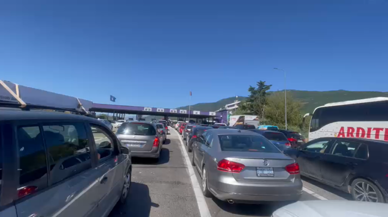 Morinë, mbi 11 mijë qytetarë hyjnë në Shqipëri në vetëm 4 orë