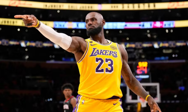LeBron James vendos të ardhmen
