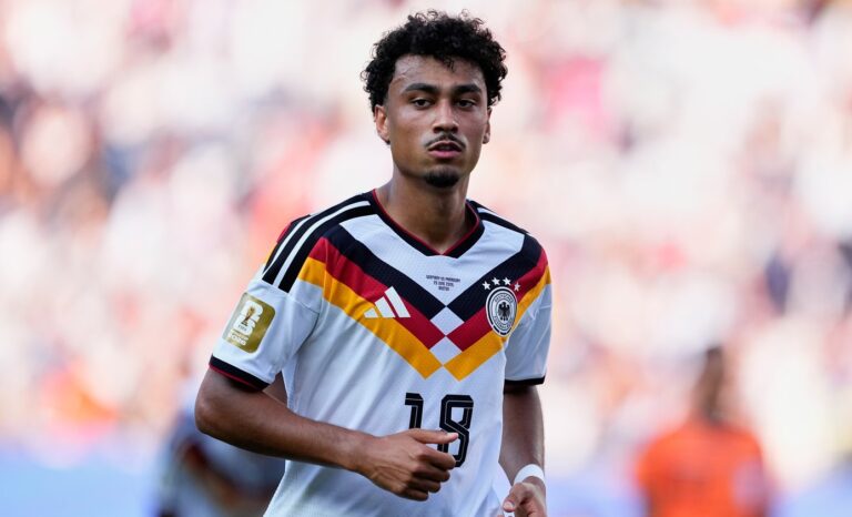 ZYRTARE/ Bayern Munich transferon Nathaniel Brown, firmos deri në vitin 2031