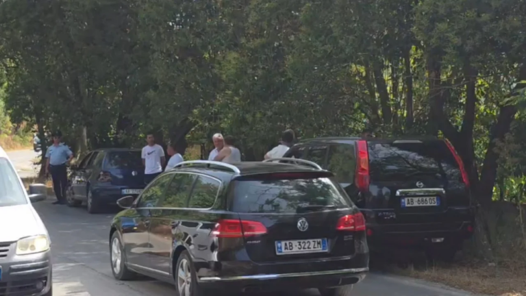 Aksident i rëndë në Fier-Levan, tre makina përplasen me njëra-tjetrën