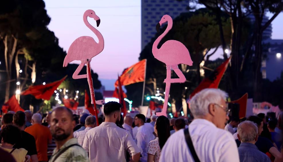 Media franceze “LE TEMPS”: Rama shpenzoi 4.2 milionë euro për Kanye West, por nuk arriti të shuajë zemërimin e shqiptarëve!