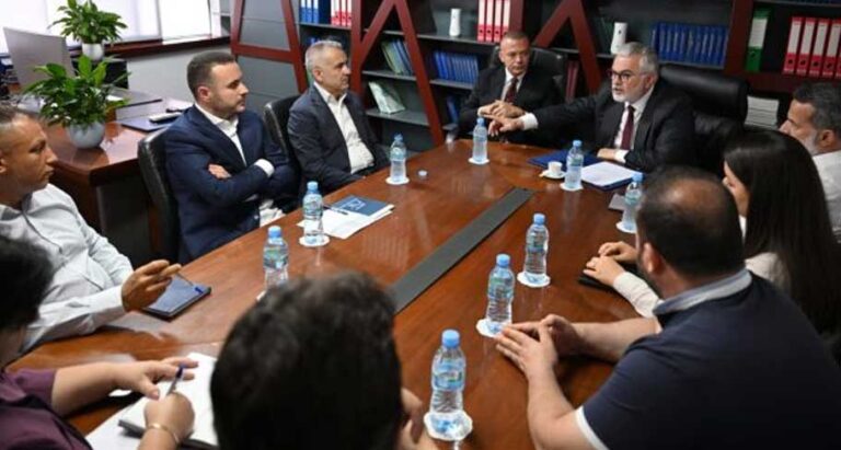 Ministri i Drejtësisë, Toni Gogu prezanton drejtorin e ri të ATP-së: Transparenca ndaj qytetarëve, prioritet