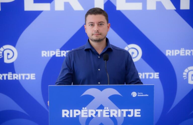 46 bashki nga 61, PD: Rama në Kuç tregoi se është në panik, shqiptarët dhe socialistët po i thonë ”JO”