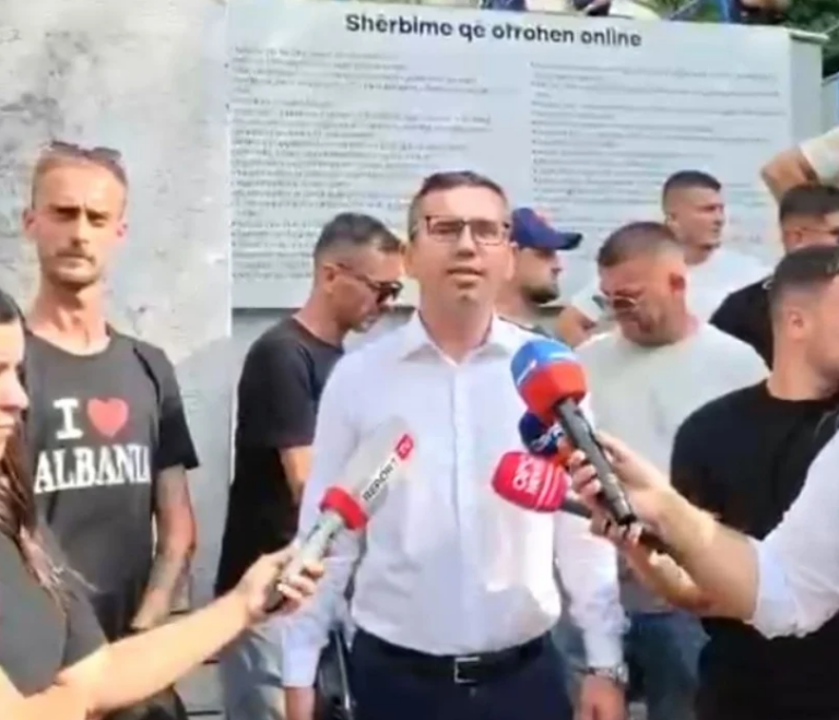 Shoqërimi i 20 protestuesve, avokati thirrje Ramës: Të reagojë, qytetarët të kthehen te familjarët