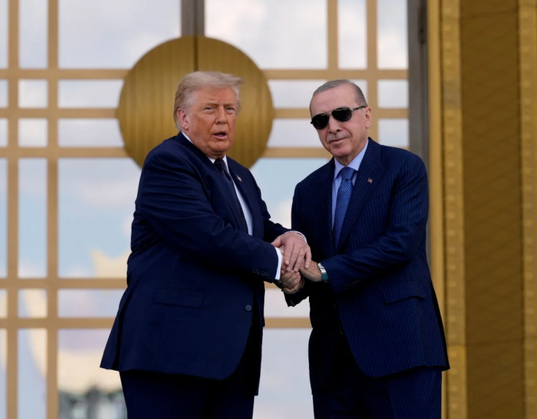 Erdogan pret Trumpin me ceremoni madhështore, por presidenti amerikan ul pritshmëritë: Erdha sepse samiti mbahet në Turqi