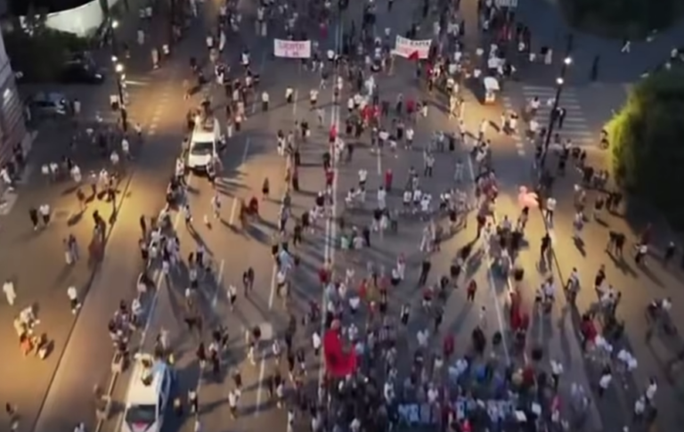 Pjesëmarrja e ulët në protestë, Balla poston videon: Kjo tani është tubim i Berishës