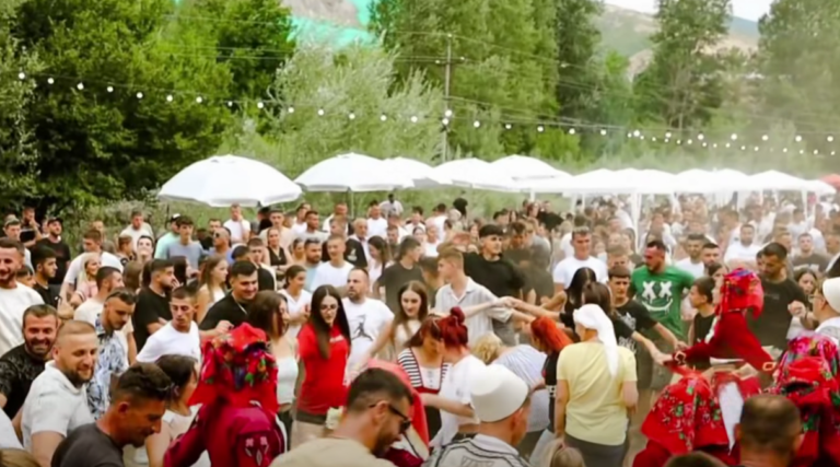 ”Mokra n’Fest”, Rama fton qytetarët: Ekziston një vend ku fyelli zgjon malet dhe daullja rreh në të njëjtin ritëm me zemrat