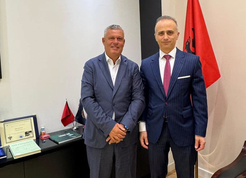 Prefekti Shkëlqim Hajdari pret ambasadorin turk  dakordësi për zgjerimin e bashkëpunimit