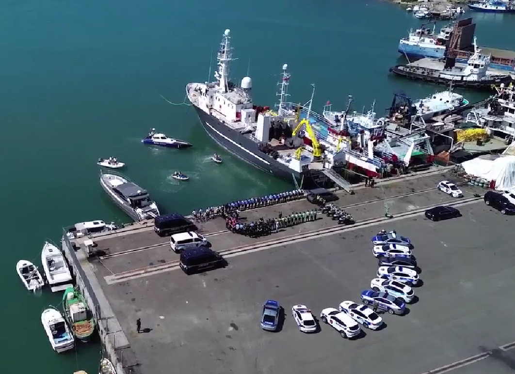 Ministri Lamallari inspekton masat për turizmin  fokus te siguria  zhurmat dhe lundrimi