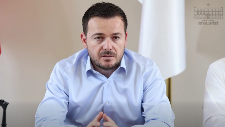 Ministri Salla: Bashkëpunimi mes fermerëve rrit konkurrueshmërinë dhe ul kostot e prodhimit