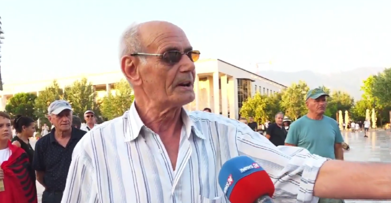60 ditë protestë, i moshuari: Rama mbi 1 milion shqiptarë i ka çuar në rrugët e botës