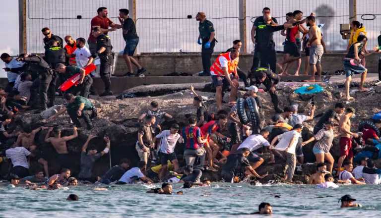 57 të vdekur, 60 mijë refugjatë/ Drama humanitare në prag të Europës