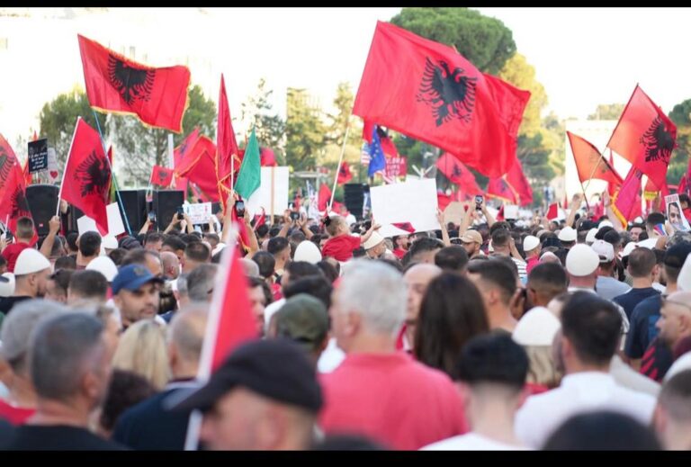 Ka nisur marshimi i protestuesve drejt Kryeministrisë(Video)