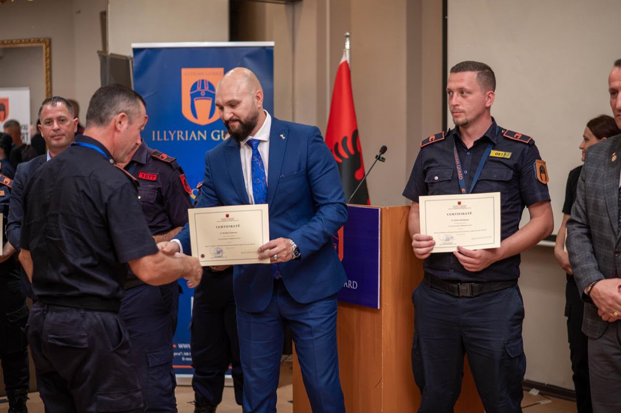 illyrian-guard-institucioni-i-pare-qe-zbaton-ligjin-per-vullnetaret-trajnoi-dhe-certifikoi-100-punonjes-per-emergjencat-civile