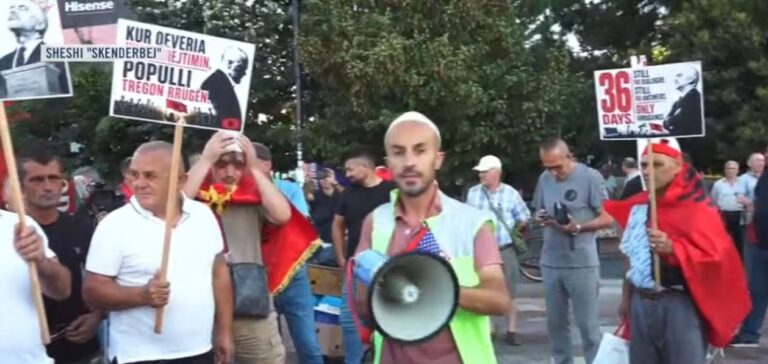 Dita e 36-të e protestave, aktivisti Arben Kola: “Do të vazhdojmë deri në rrëzimin e qeverisë”