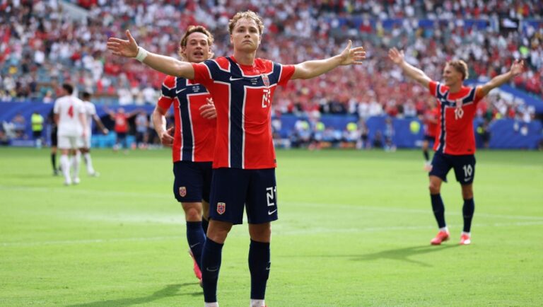 Norvegji-Angli, 1-1: Spektakël në Miami, Schjelderup dhe Bellingham protagonistë