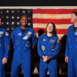 Tre muaj pas fluturimit rekord, astronautët e Artemis II vizitojnë anijen e tyre