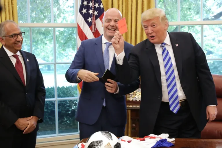 Jep dorëheqjen këshilltari kryesor i Infantinos, kundërshtoi projektin e FIFA-s për kapital privat në Botëror