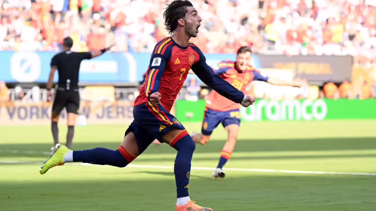 Spanja kampione e Botës, Ferran Torres gjunjëzon Argjentinën e Messit