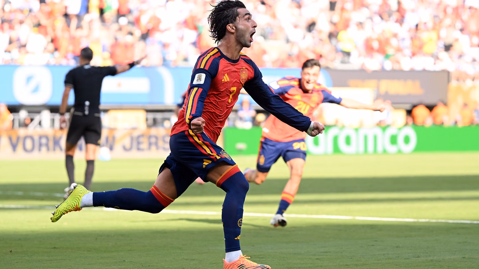 Spanja kampione e Botës  Ferran Torres gjunjëzon Argjentinën e Messit