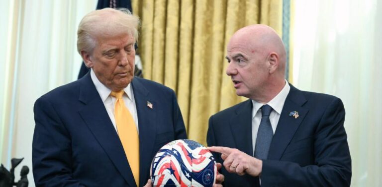 Rritet presioni ndaj Infantinos: Duhet të japë llogari nëse ka pasur telefonatë me Trump!