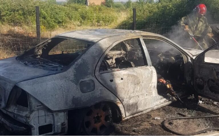 Ngjarje e rëndë në Korçë! 66-vjeçari gjendet i djegur në makinë