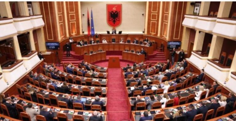 Mblidhet sot Kuvendi, vendoset për pagat e prokurorëve dhe gjyqtarëve