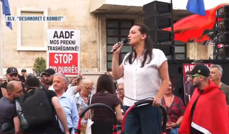 Aktivistja Luçiana Kokaj: Duruam gjithë këto vite zhvatje dhe grabitje, nuk janë asgjë 43 ditë!