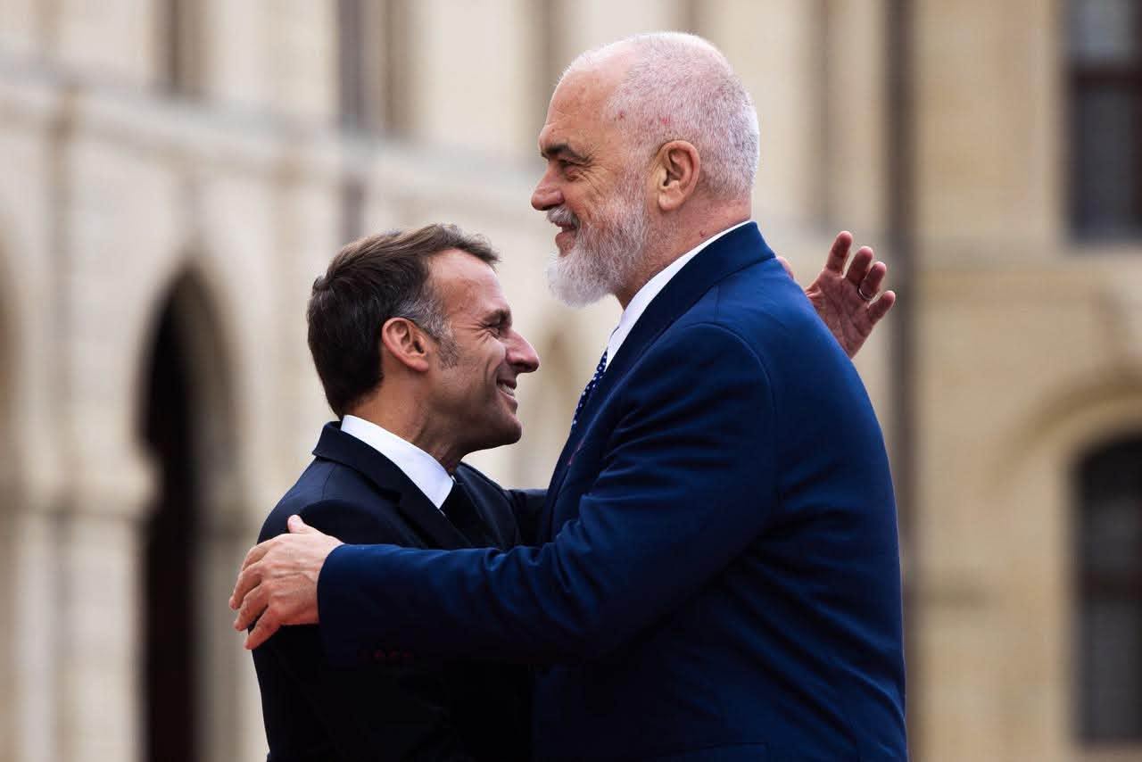 Edi Rama në Paris  foto 