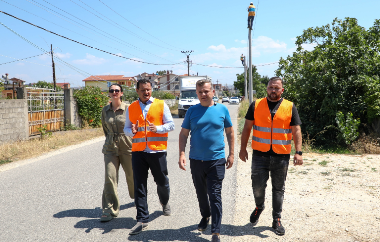 VIDEO/ Taulant Balla: Modernizimi i rrjetit elektrik në Synej, furnizim i qëndrueshëm për Kavajën