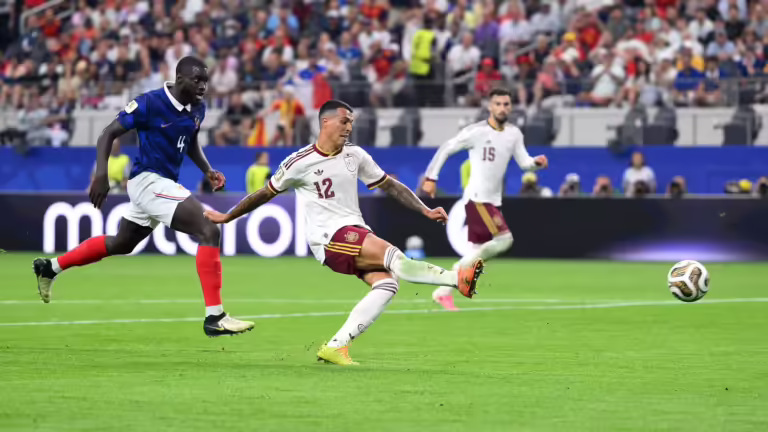 Spanja mund me spektakël Francën e yjeve dhe shkon në finalen e Botërorit