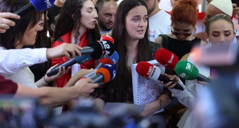 “Do bëjmë edhe kallëzim penal”, aktivistja Vatnikaj: SPAK na tha të presim përgjigje, dorëzuam “Albanian Files”!