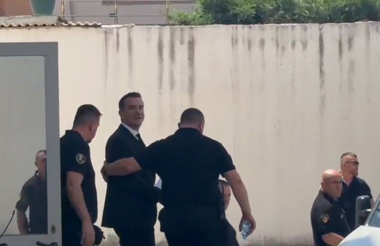Shtyhet për në 24 korrik seanca për padinë e Veliajt ndaj prokurorit Ols Dado, mungon avokati. Kryebashkiaku: Më duhet ndihmë juridike