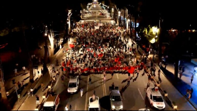 Pas fjalimeve, protestuesit nisin marshimin nëpër Tiranë