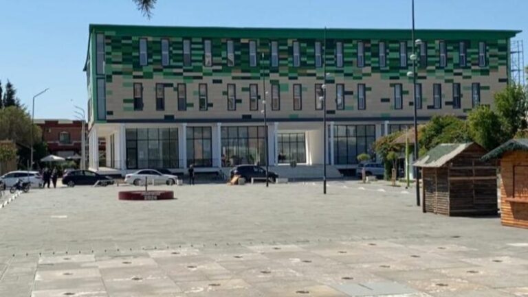 Këshilli bashkiak i Divjakës firmos kërkesën: Jo bashkim me Lushnjen