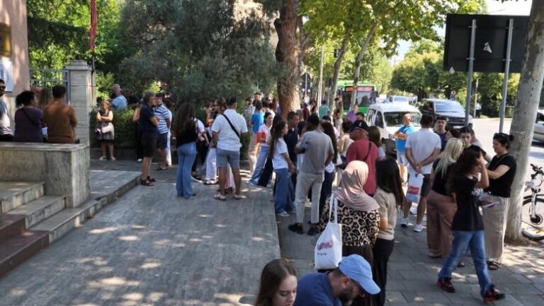 1381 maturantë në garë për Mjekësinë e Përgjithshme, vetëm 436 kuota në dispozicion