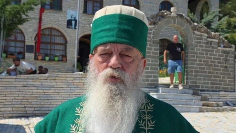Mijëra besimtarë në Tomorr, Baba Mondi: Këtu vijnë për të marrë mirësitë