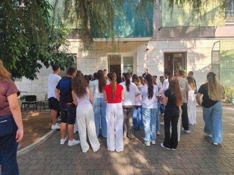 Testimi i informatizuar për Mjekësinë, ministrja Kumbaro: 1381 kandidatë konkurrojnë për 436 kuota të lira