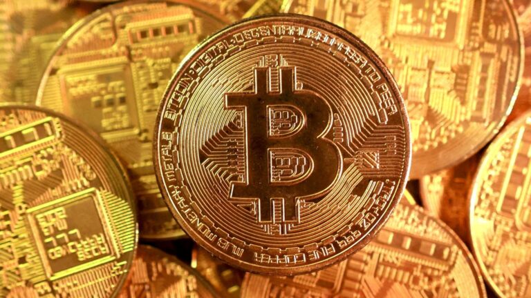 Bitcoin kalon 80,000 dollarë ndërsa rritja e kriptomonedhave merr hov