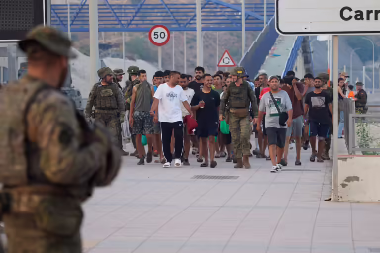A mund ta përjashtojë BE Spanjën nga zona Schengen për shkak të krizës në Ceuta?