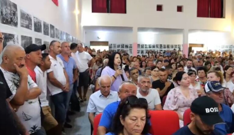 Banorët e Poliçanit kundër bashkimit me Beratin, thirrje Ramës: Vëri gishtin kokës